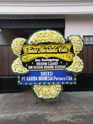 Papan Bunga Duka di Ujung Gurun