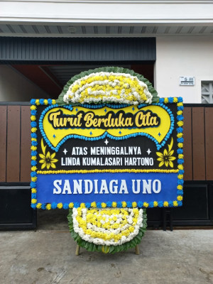 Papan Bunga Duka di Ujung Gurun